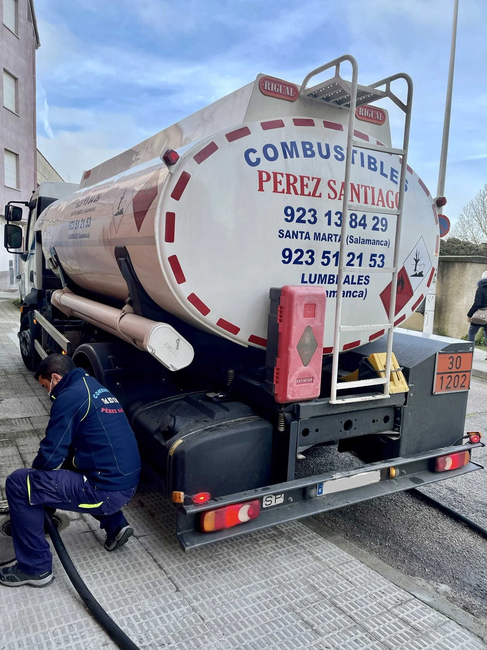 Nosotros - Distribución de gasóleo en Salamanca